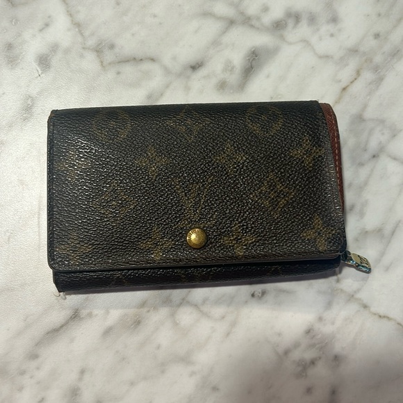 Louis Vuitton Monogram Wallet (project wallet!) - Picture 1 of 15